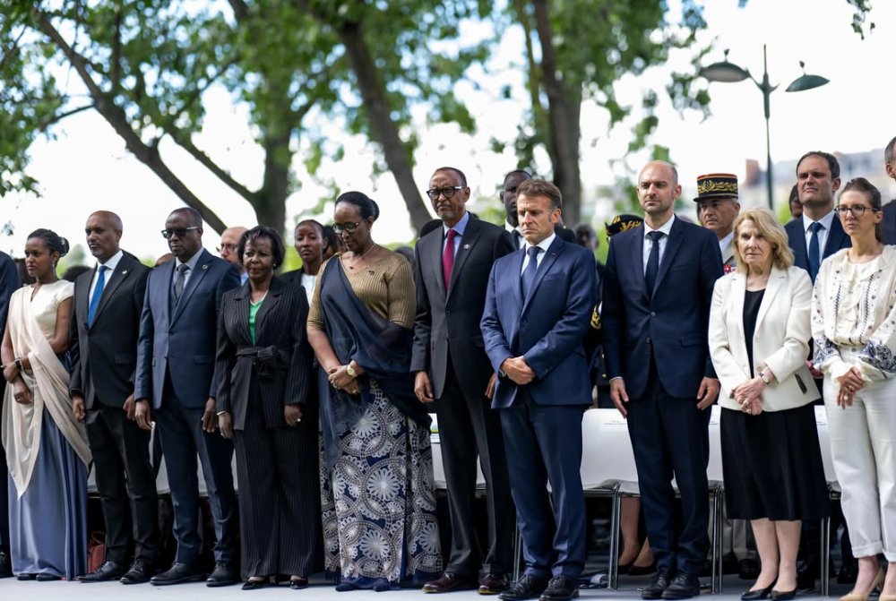 I Paris: Paul Kagame na Emmanuel Macron batangije urwibutso rw’abazize Jenoside yakorewe Abatutsi