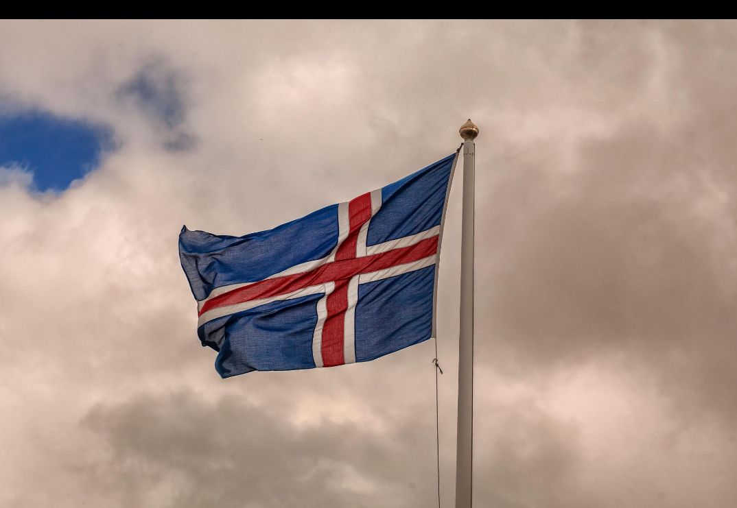 Iceland Yabonye Ubwigenge Busesuye, Ihinduka Repubulika Yigenga