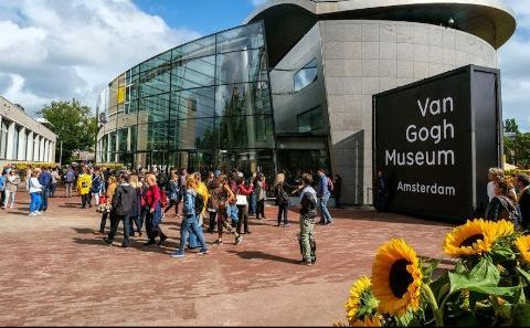 1890 ni bwo umunyabugeni Vincent van Gogh,yitabye Imana