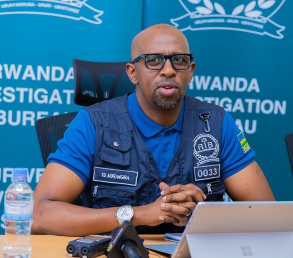 RIB yatangaje ko abandi barimu 46 batawe muri yombi bakekwaho gufasha abanyeshuri gukopera ibizamini bya Leta