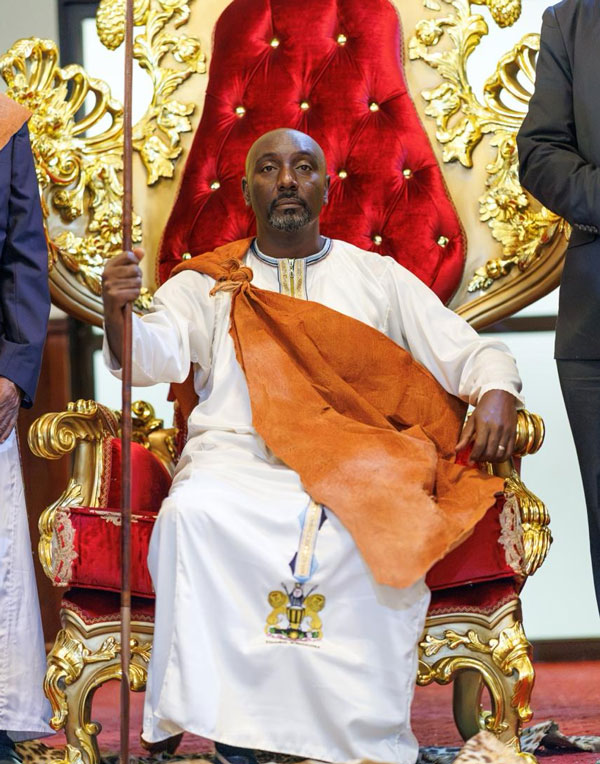 Edward Rukidi Nyabongo I yimitswe nk’Umwami mushya wa Tooro