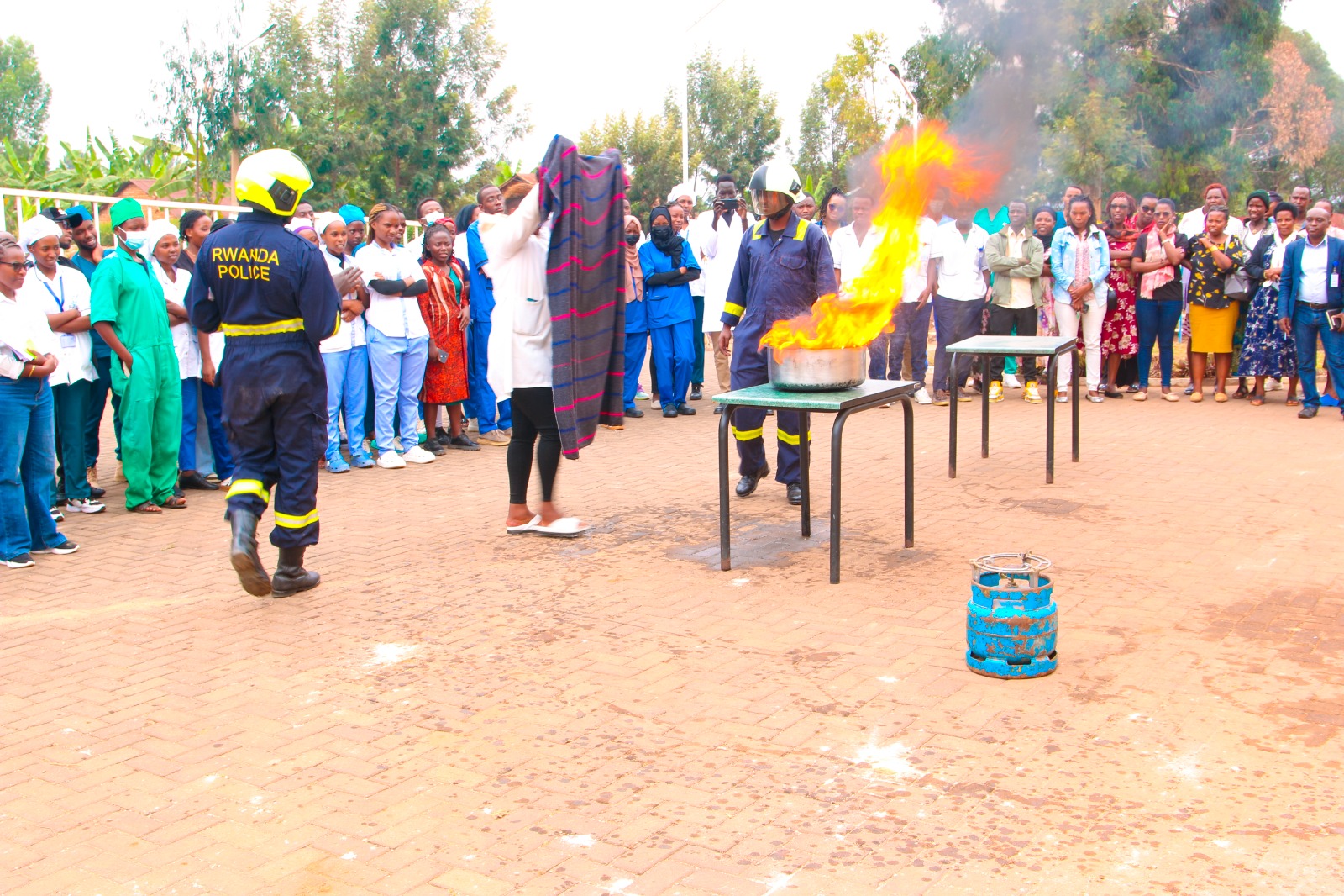Amajyepfo: Polisi yahuguye abanyeshuri n’abakozi ba Kaminuza y’u Rwanda ku gukumira inkongi